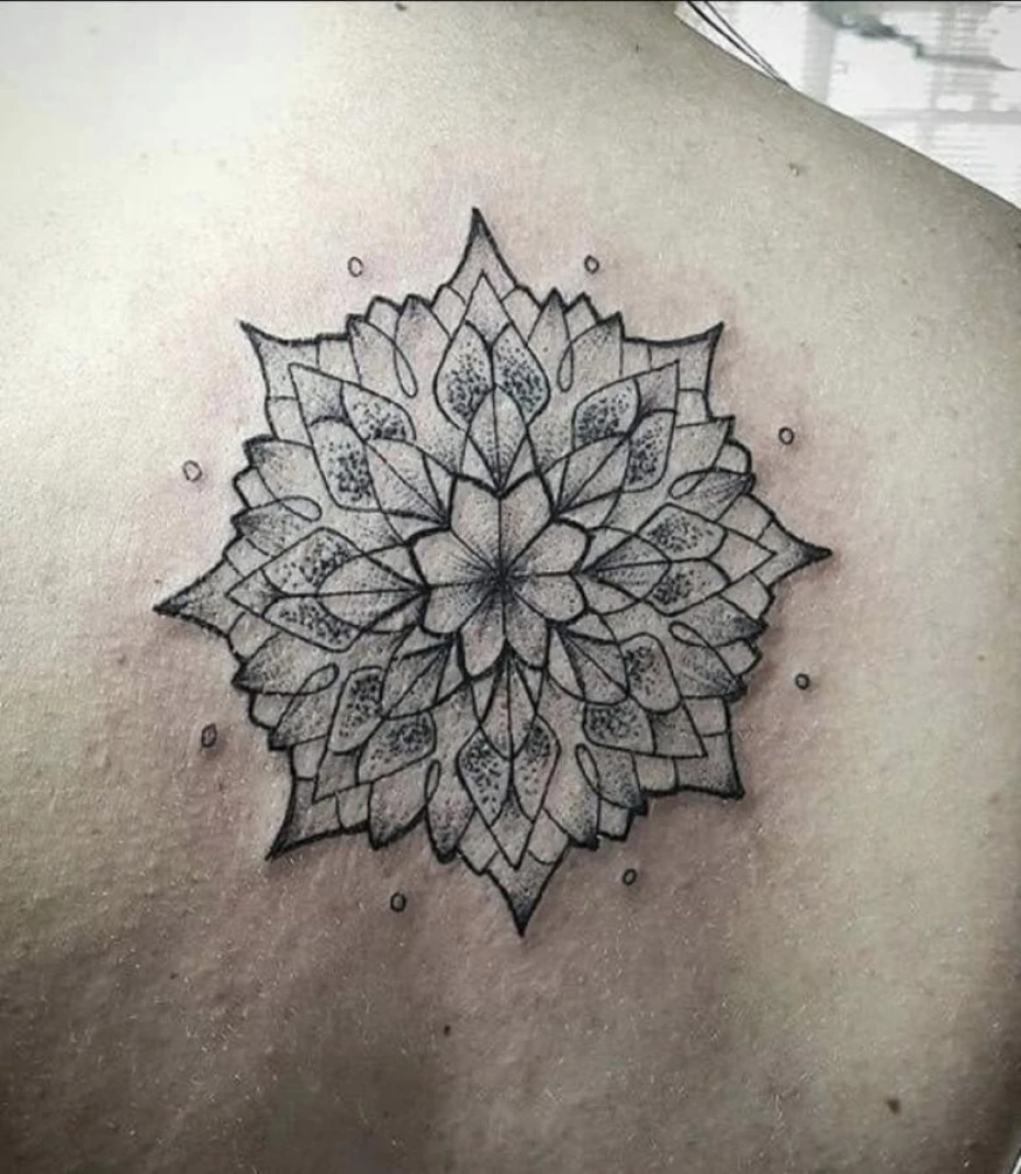 Foto 6:  — Mendel Graves Tattoo & Piercing